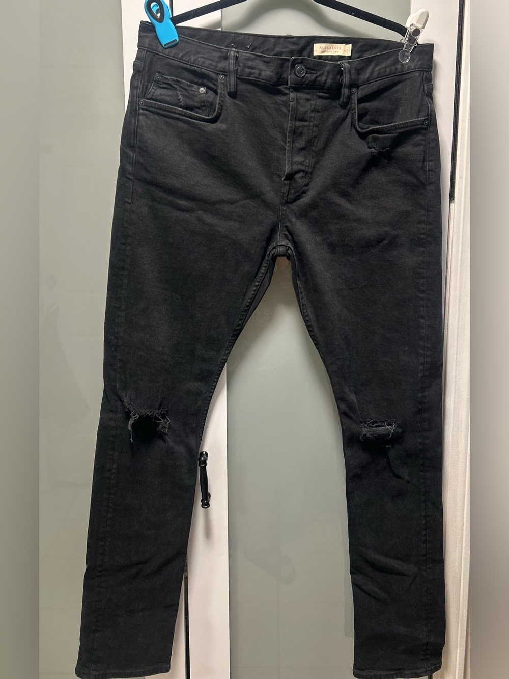 Allsaints Men’s Black Cigarette Distressed Button Fly Skinny Jeans W34 L31